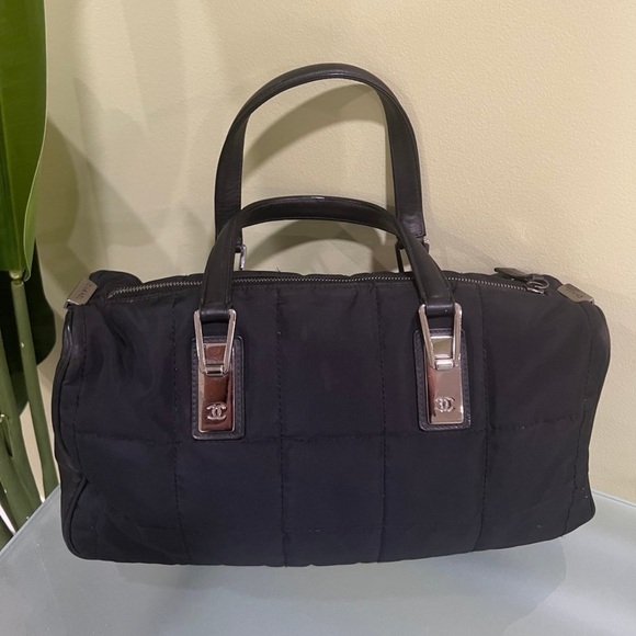 Chanel Choco Bar Nylon/Leather Handbag Black Stylish Daily Quilted Authentic - Picture 1 of 10